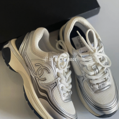 CHANEL sneaker